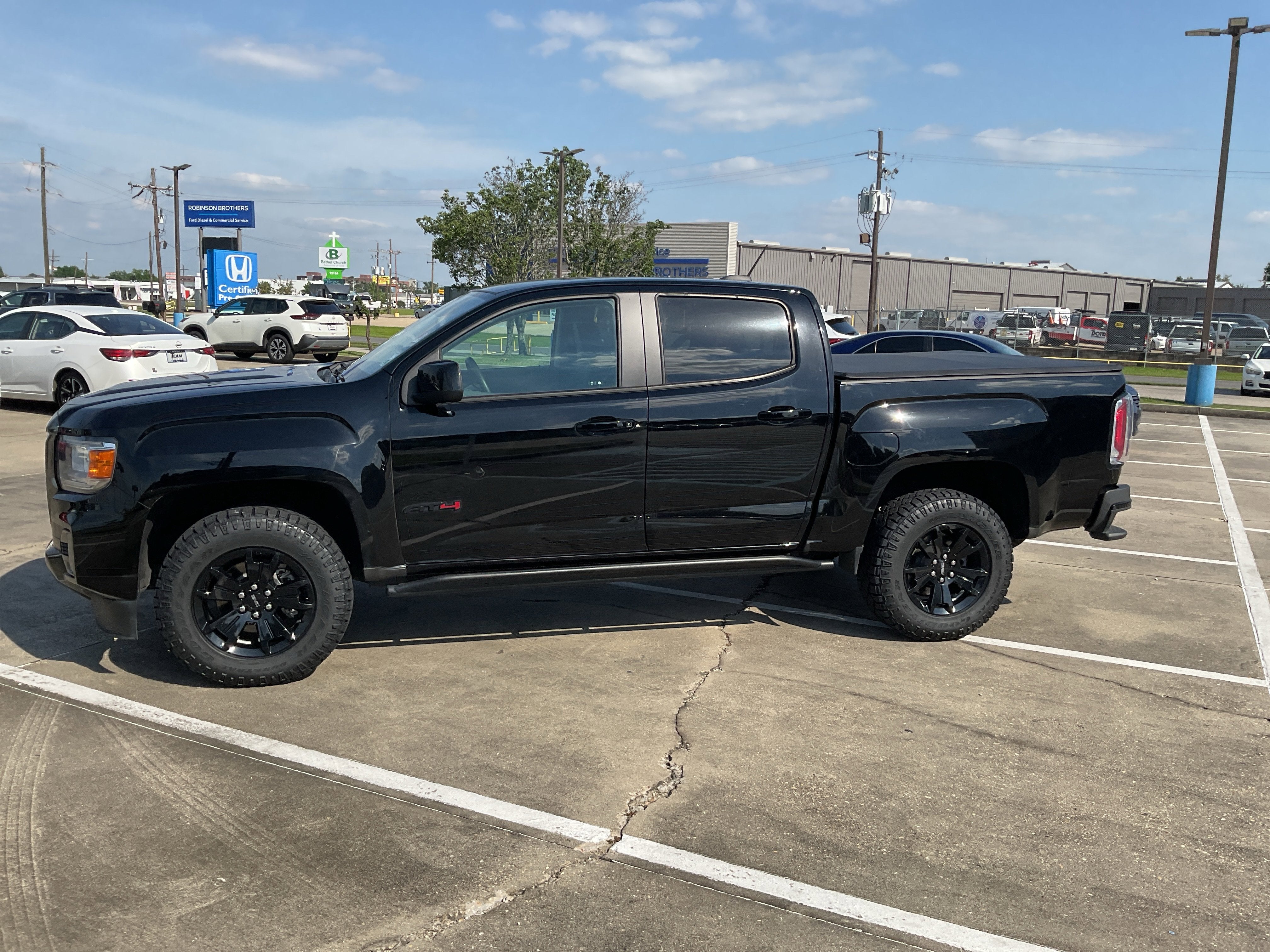 2022 GMC Canyon — interior view