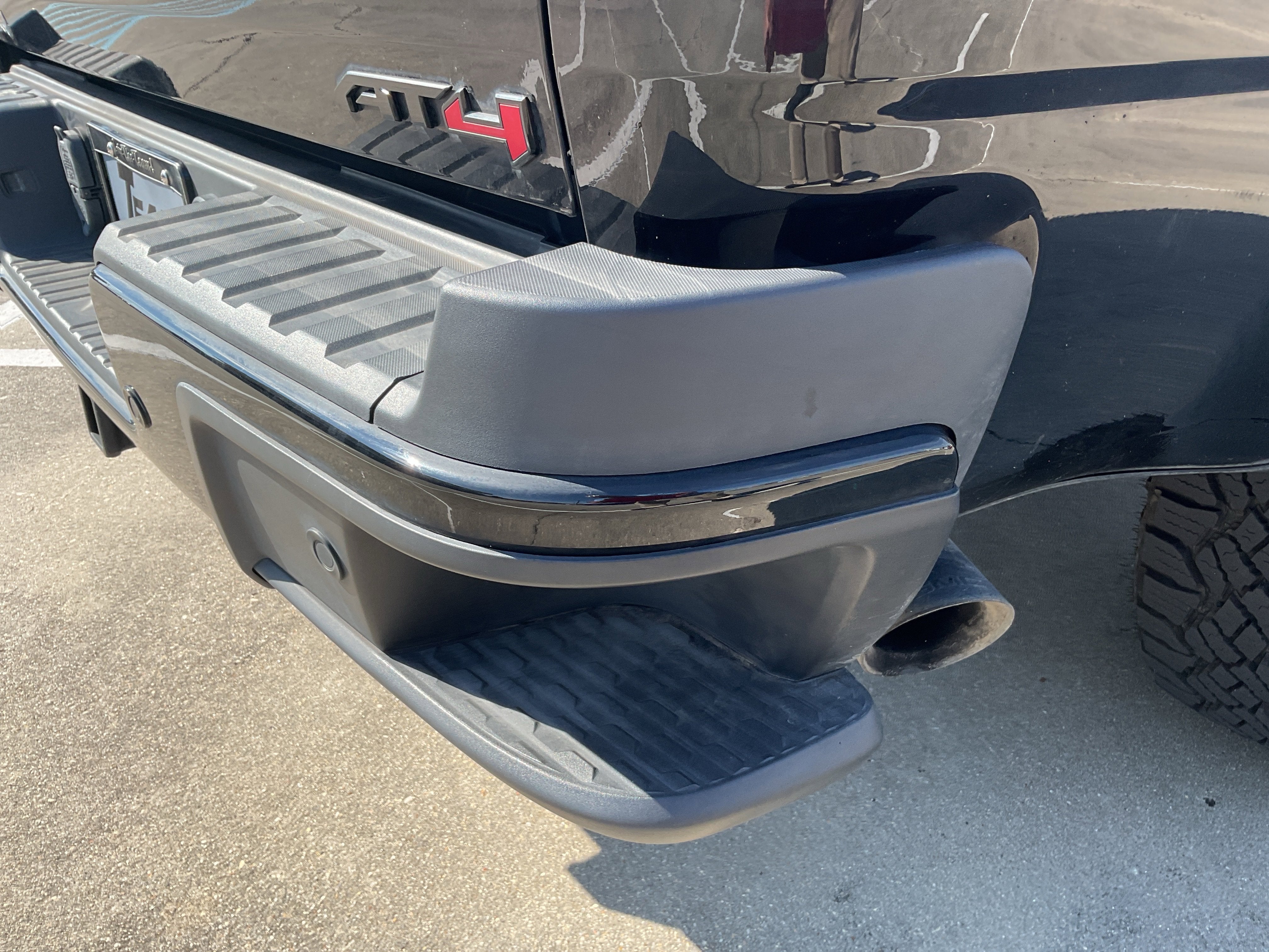 2022 GMC Canyon — detail view