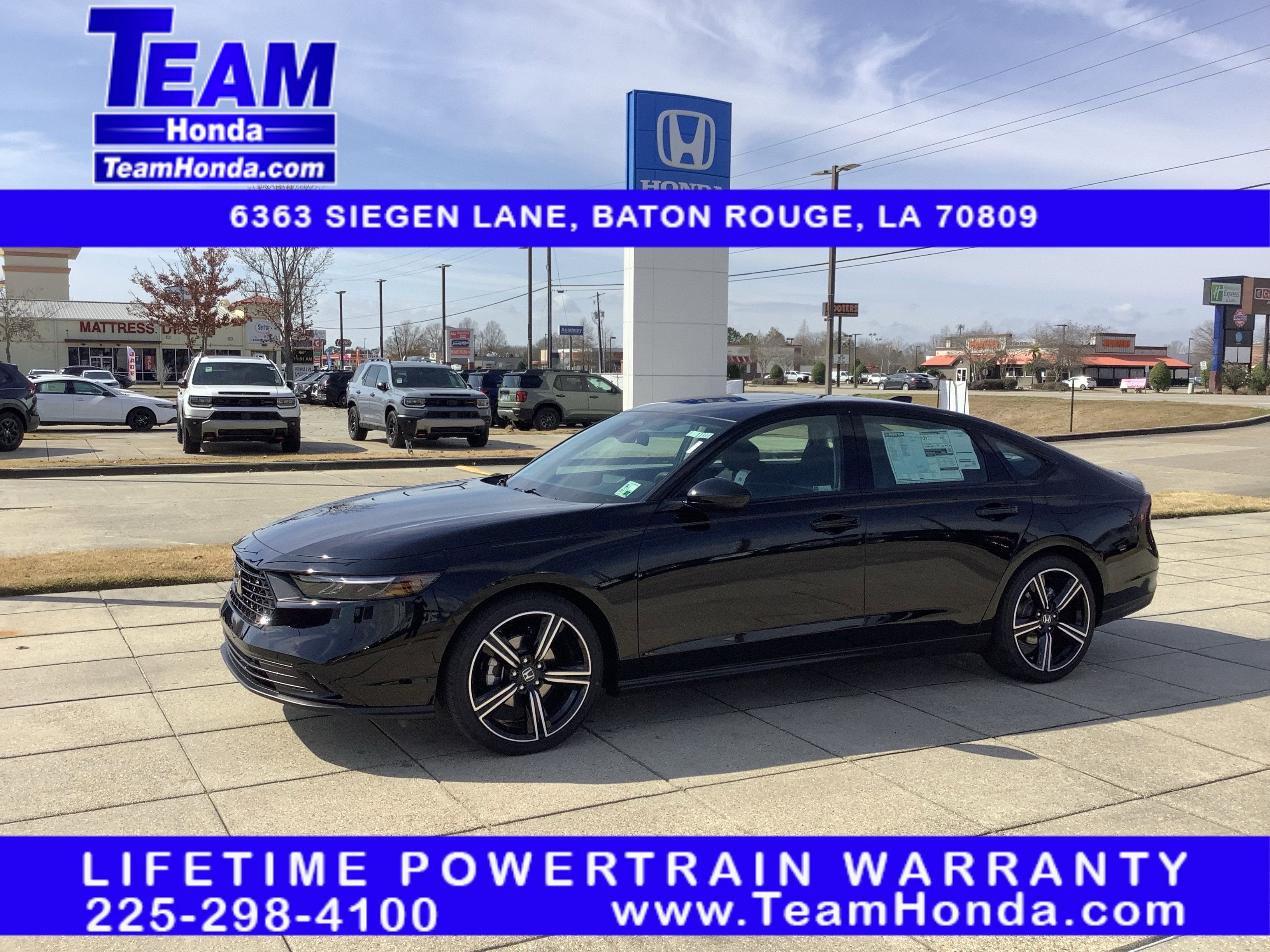 2026 Honda Accord Sedan SE in Crystal Black Pearl — front three-quarter view