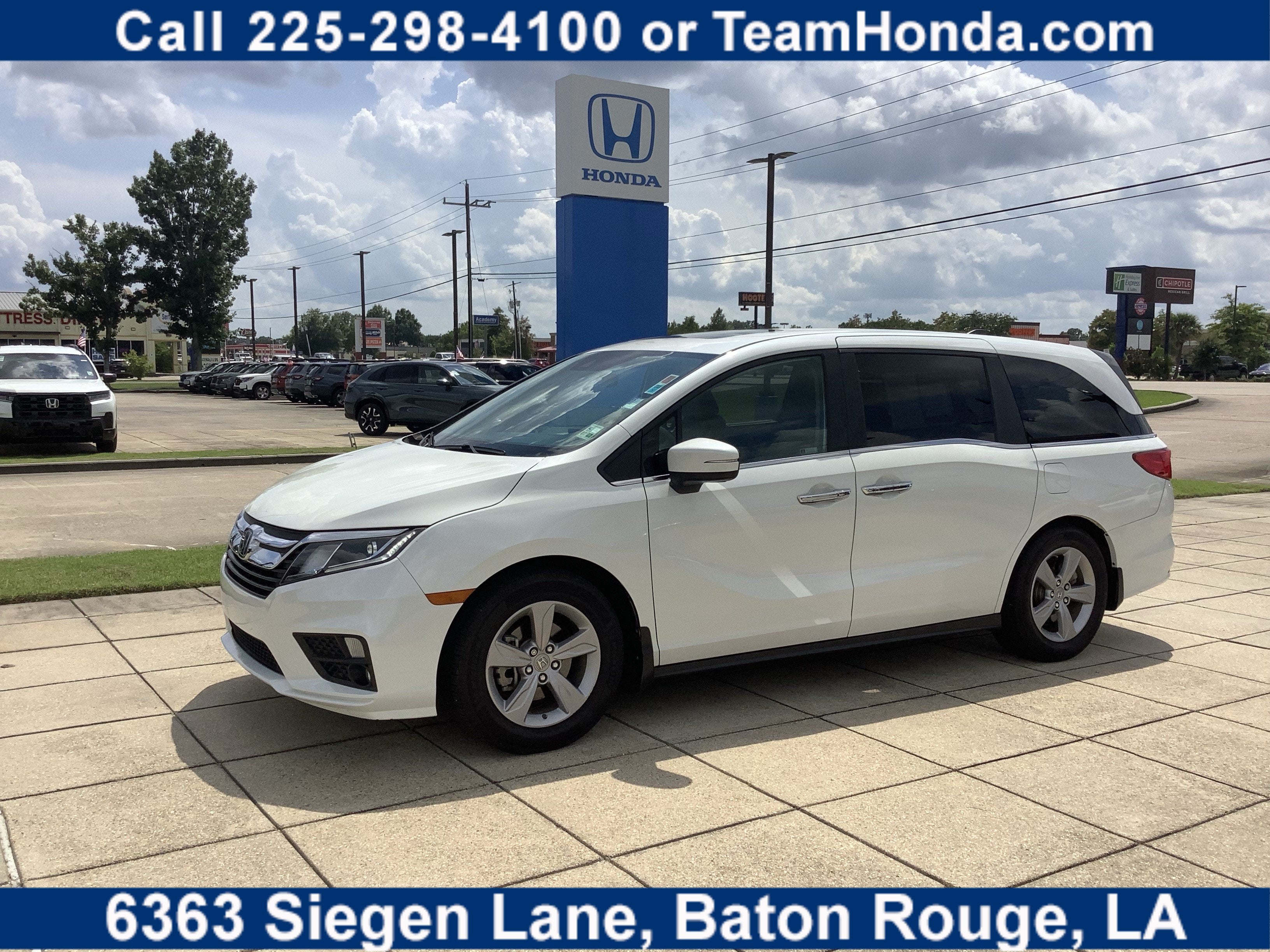 2020 Honda Odyssey EX-L in Platinum White Pearl — front three-quarter view