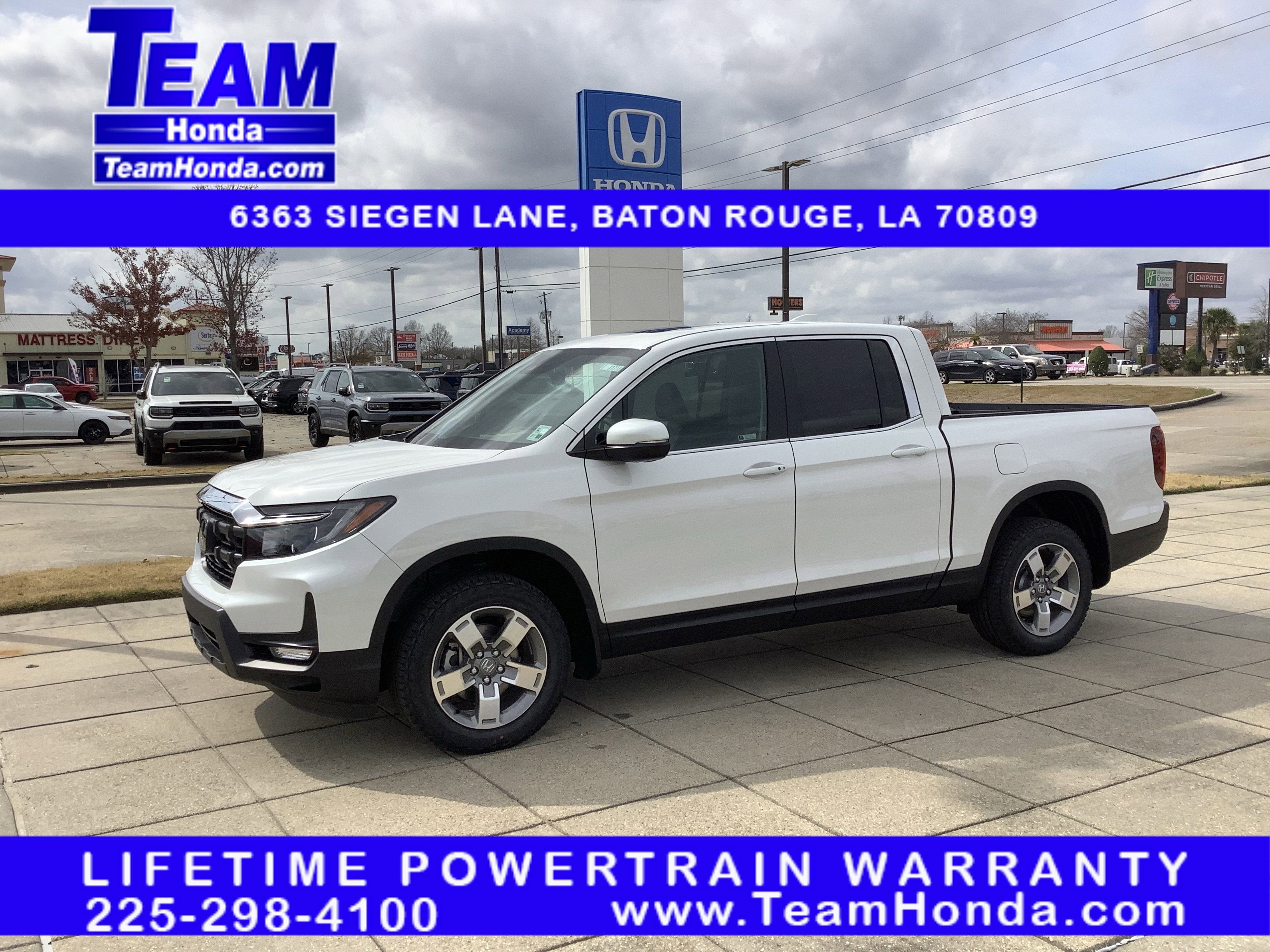 2026 Honda Ridgeline RTL in Platinum White Pearl — front three-quarter view