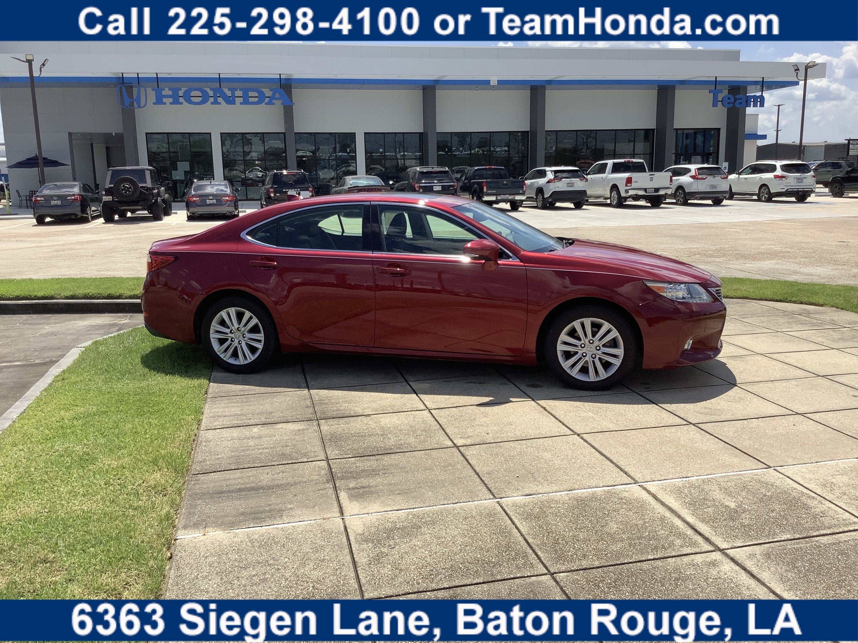 2015 Lexus ES 350 4DR SDN in Matador Red Mica — front three-quarter view